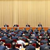 发展社区支持的居家养老，扩大普惠养老服务